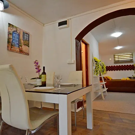 Haus Natura Jurdani Exterior photo